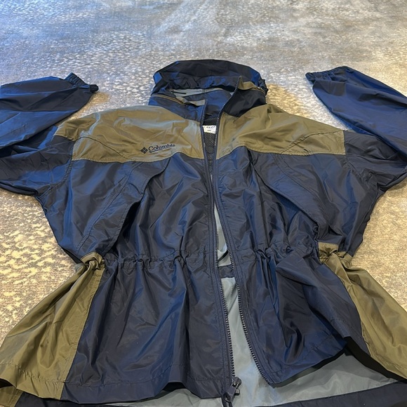 COLUMBIA MENS WINDBREAKER PACK WITH HOOD SIZE XL - Picture 9 of 12
